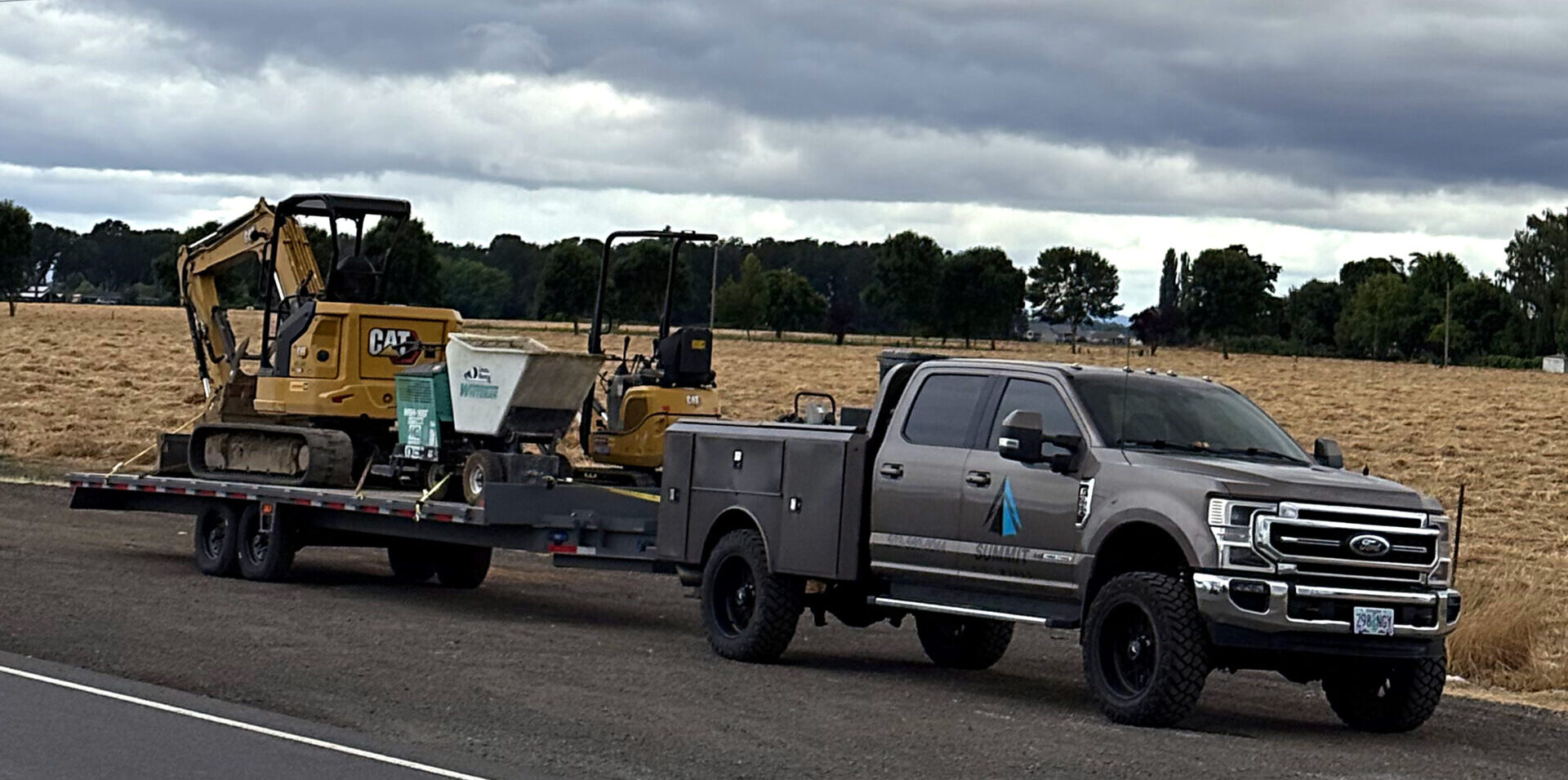 Summit Dirt Works About Equipment